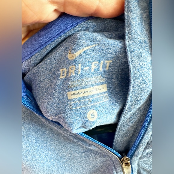 Nike Element Quarter Zip Pullover - Picture 4 of 9